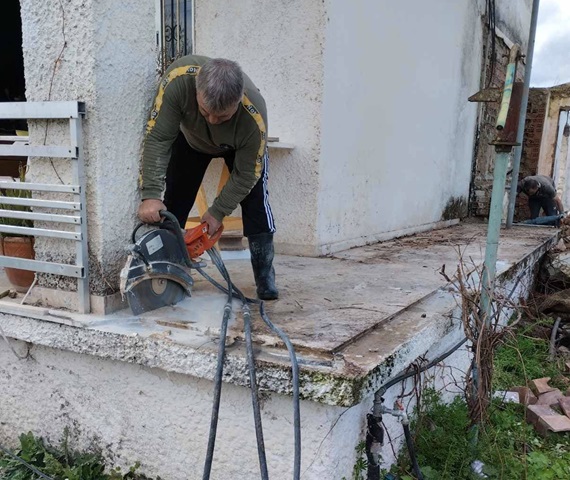 Καθαίρεση μπαλκονιού με αδιατάρακτη κοπή